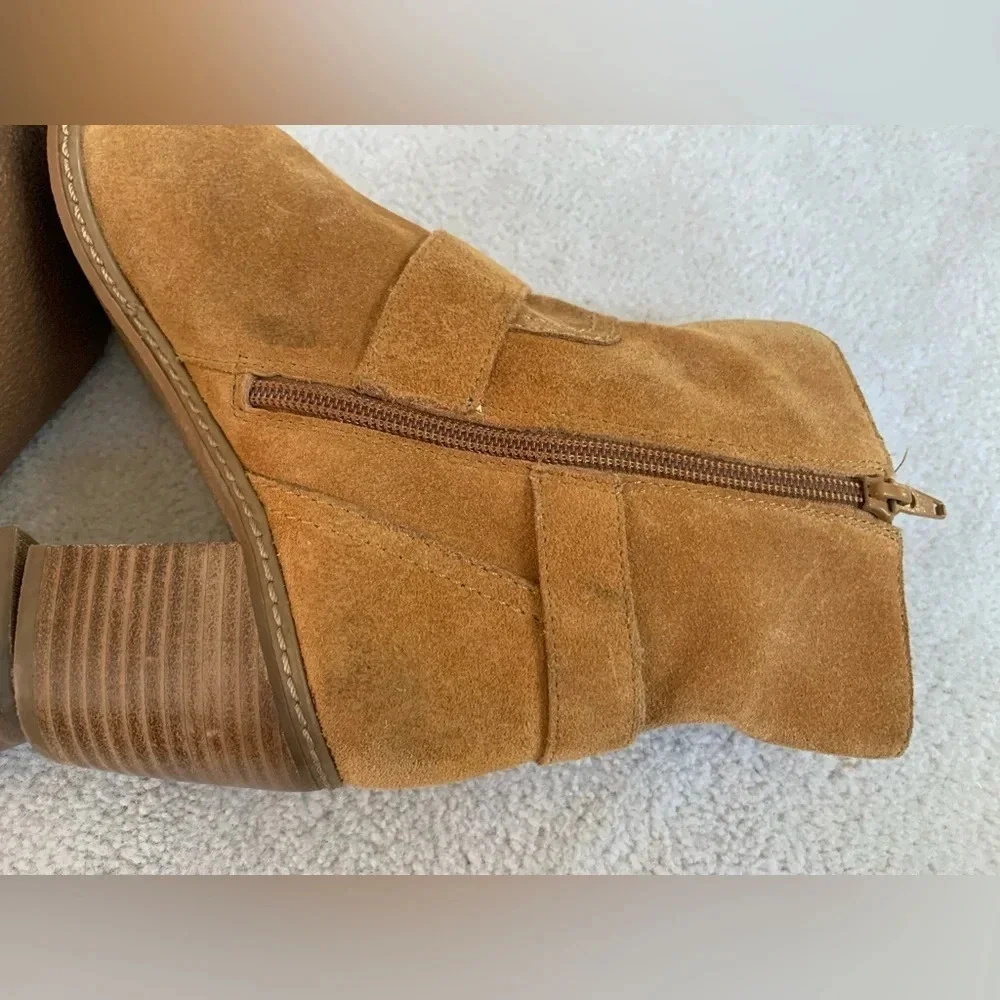 AK Anne Klein Suede bootiesS Brown size 7
